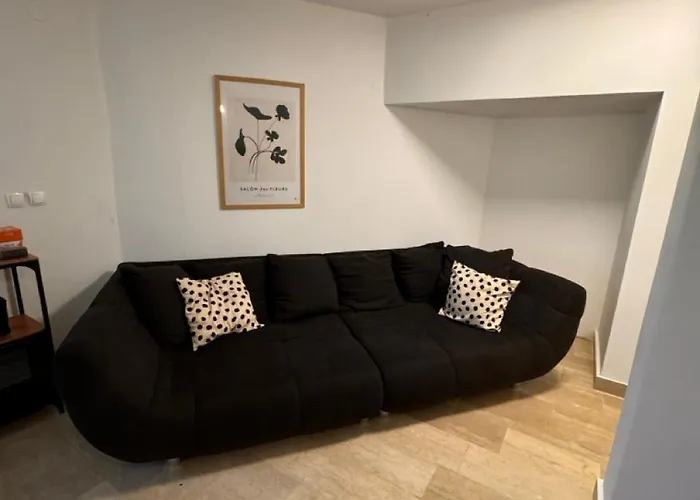 Lazaric Adria Πούλα