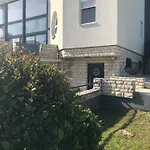 Lazaric Adria Apartament *